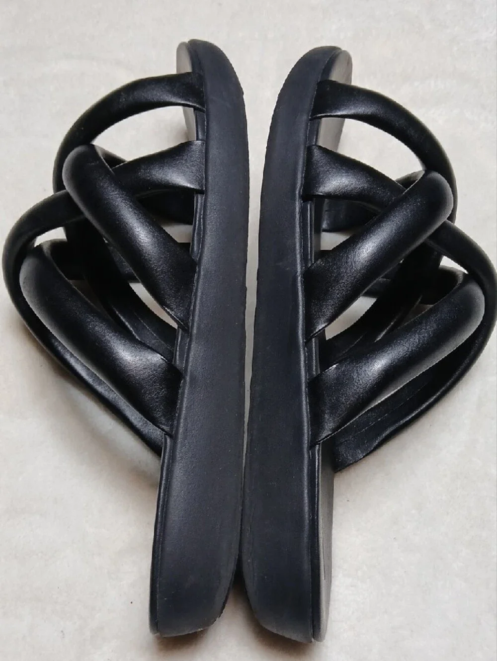 FitFlop Black Crisscross Padded Slide Sandals Size 10